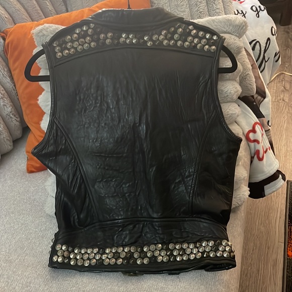 True Religion Vintage  Fabulous softest   Studded Leather vestSZ Med runs Small - Picture 12 of 16